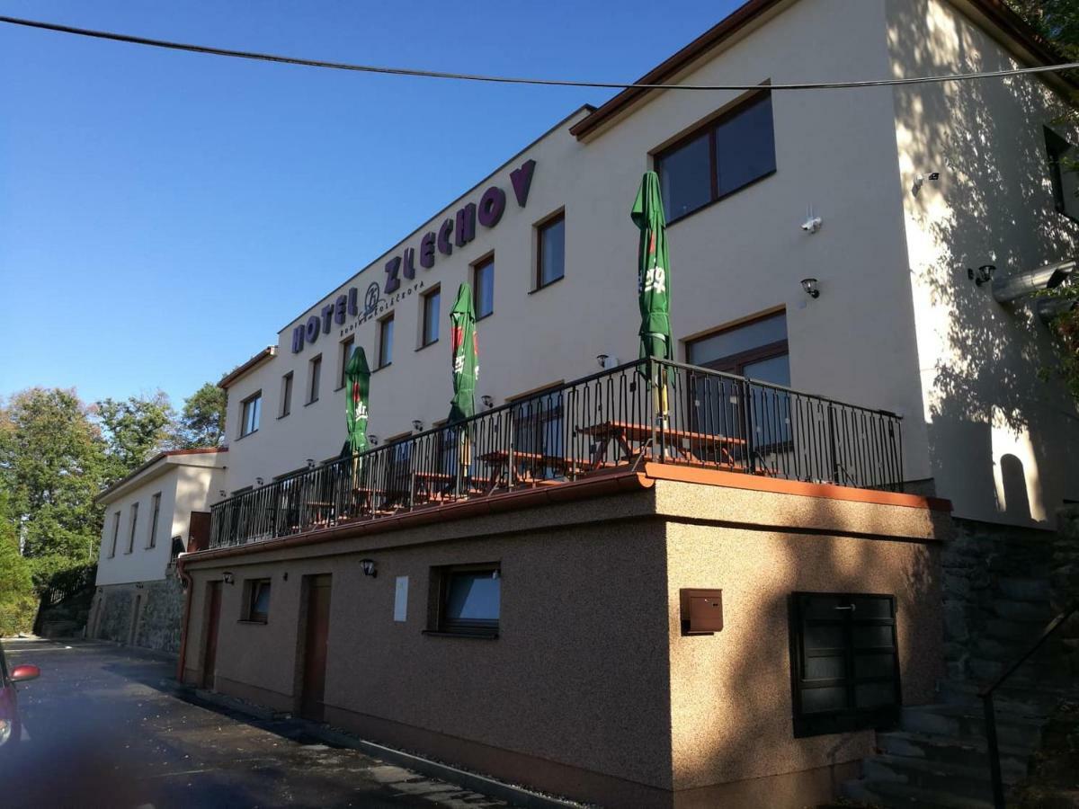 Hotel Zlechov Plumlov Экстерьер фото